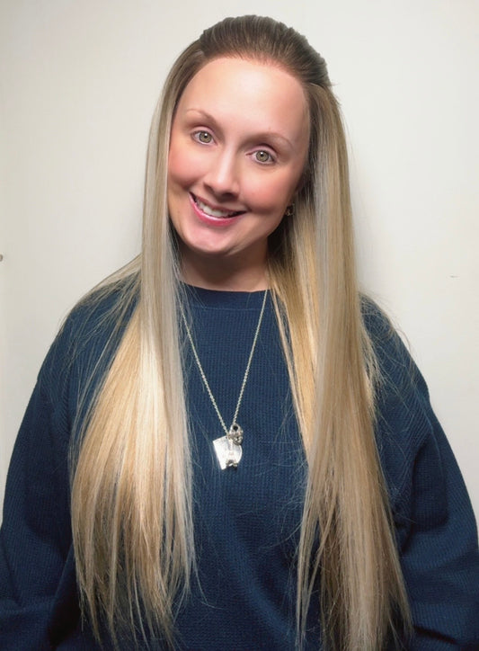 CARKIRA Janet 13x4 Lace Front 26" Wig Honey Blonde with Platinum Highlights Medium Cap Unisex Heat Friendly Up to 320°F Natural Looking Soft Smooth Realistic Scalp Hairline