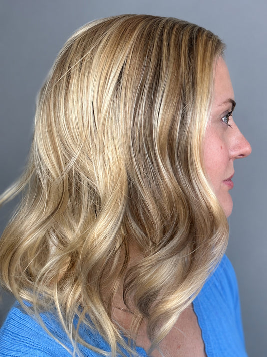 CARKIRA Noah Sandy Champagne Blonde 14" Inch 13x4 Lace Front Synthetic Wig Glueless Natural Hairline Heat-Friendly