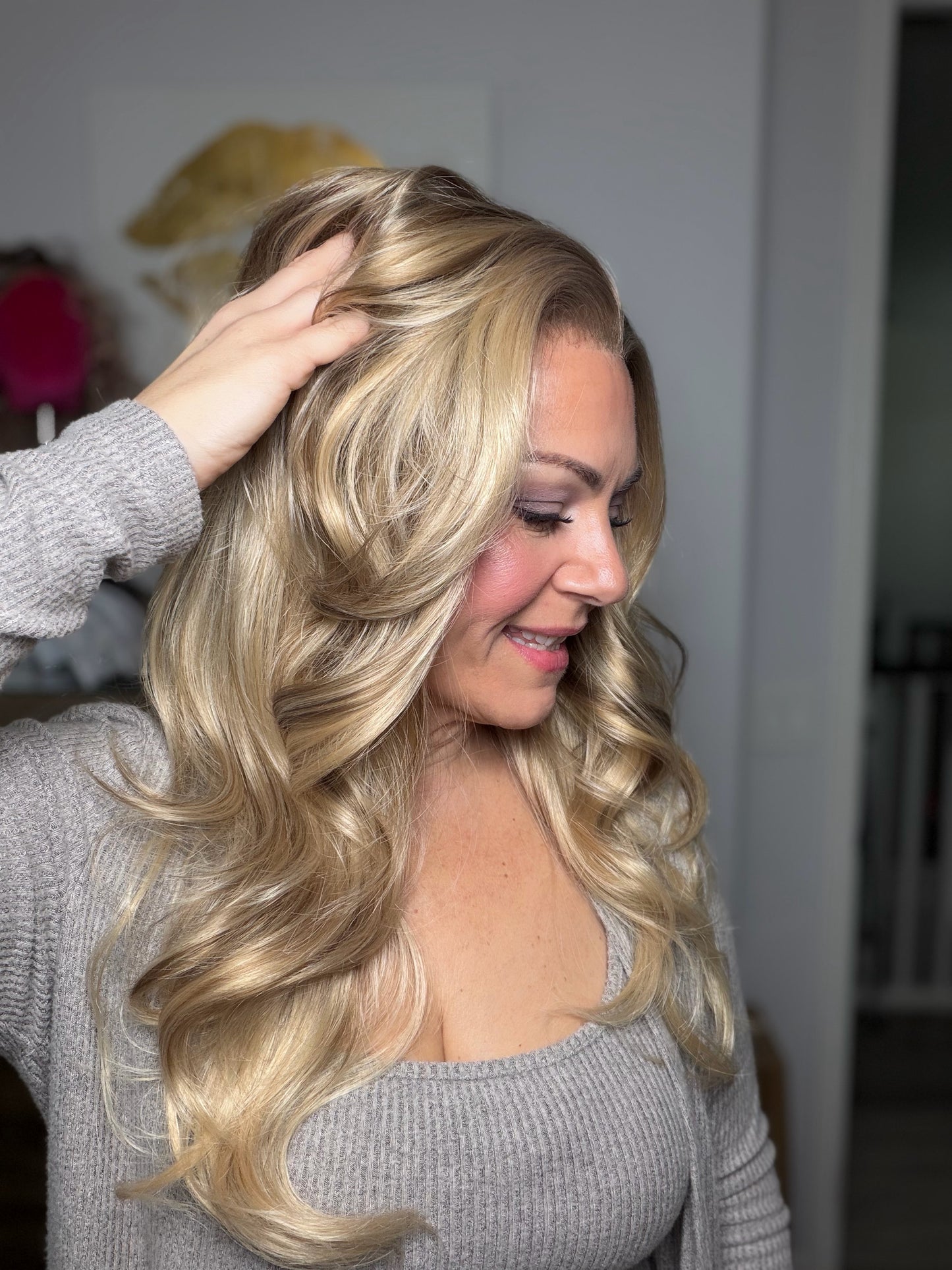 CARKIRA Marilyn 22" Chocolate Swirl Blonde 13x4 Lace Front Wig with Loose Curls Medium Cap Unisex Heat Friendly Up to 320°F Natural Looking Soft Smooth Realistic Scalp Hairline