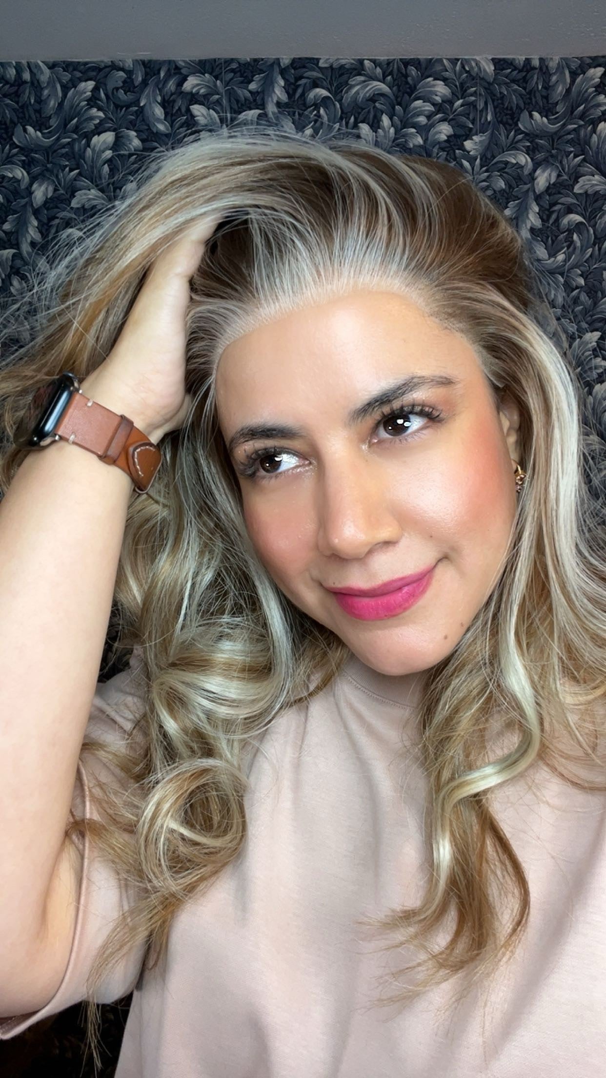 CARKIRA TESSA 18" Panama Beach Sand 13x4 Lace Front Wig with Medium Cap Unisex Heat Friendly Up to 320°F Natural Looking Soft Smooth Realistic Scalp Hairline