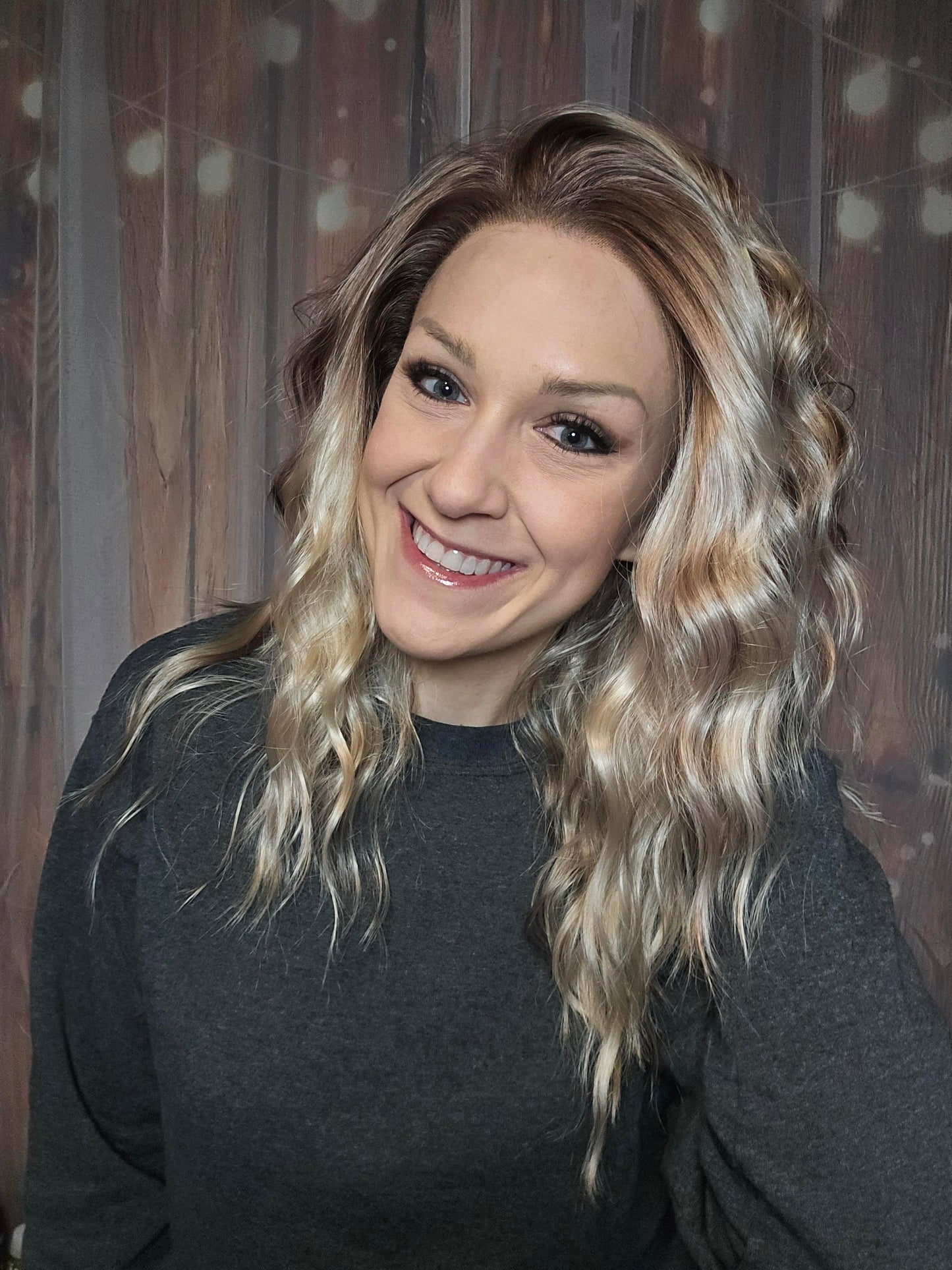 CARKIRA TESSA 18" Panama Beach Sand 13x4 Lace Front Wig with Medium Cap Unisex Heat Friendly Up to 320°F Natural Looking Soft Smooth Realistic Scalp Hairline