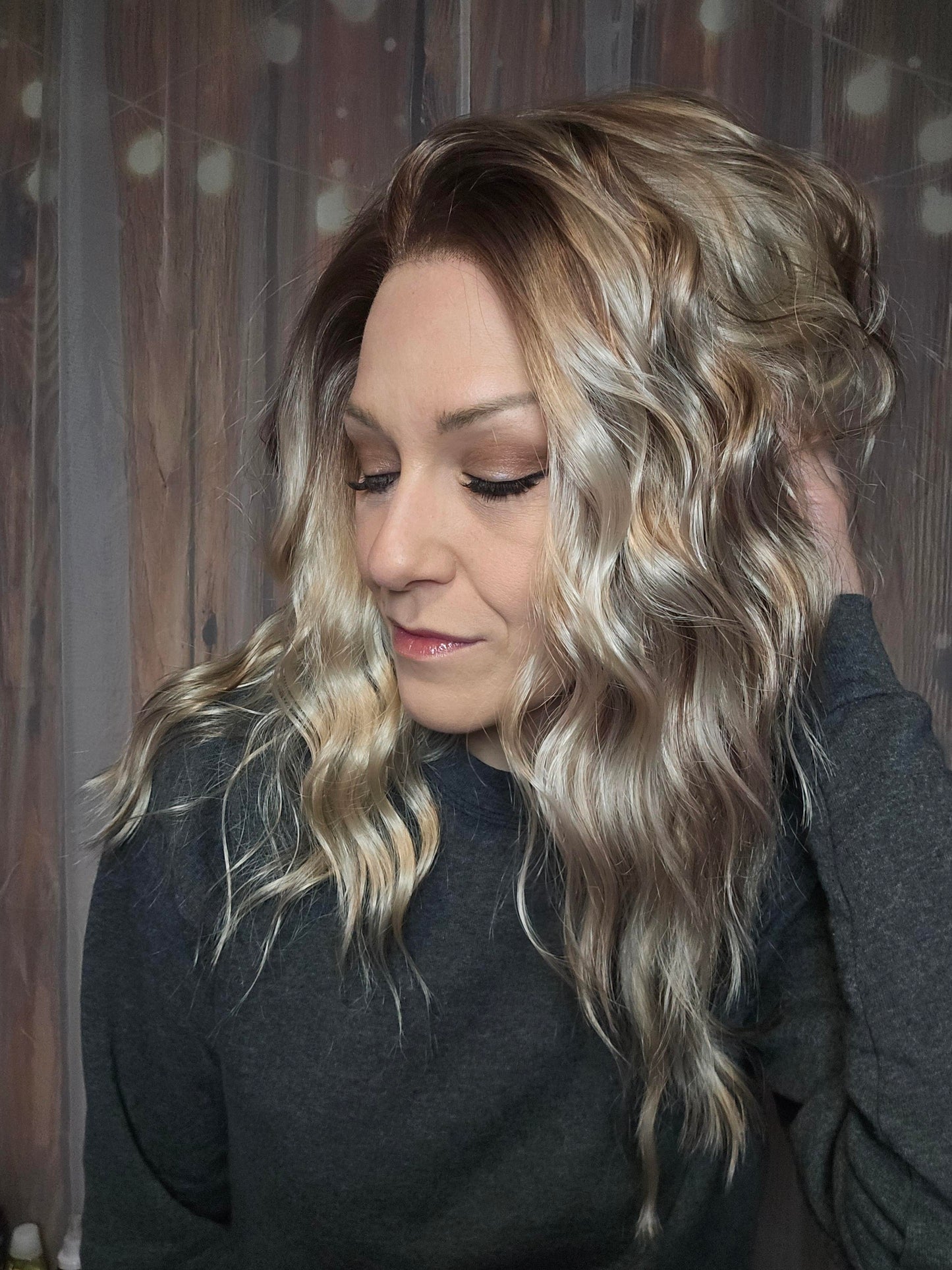 CARKIRA TESSA 18" Panama Beach Sand 13x4 Lace Front Wig with Medium Cap Unisex Heat Friendly Up to 320°F Natural Looking Soft Smooth Realistic Scalp Hairline