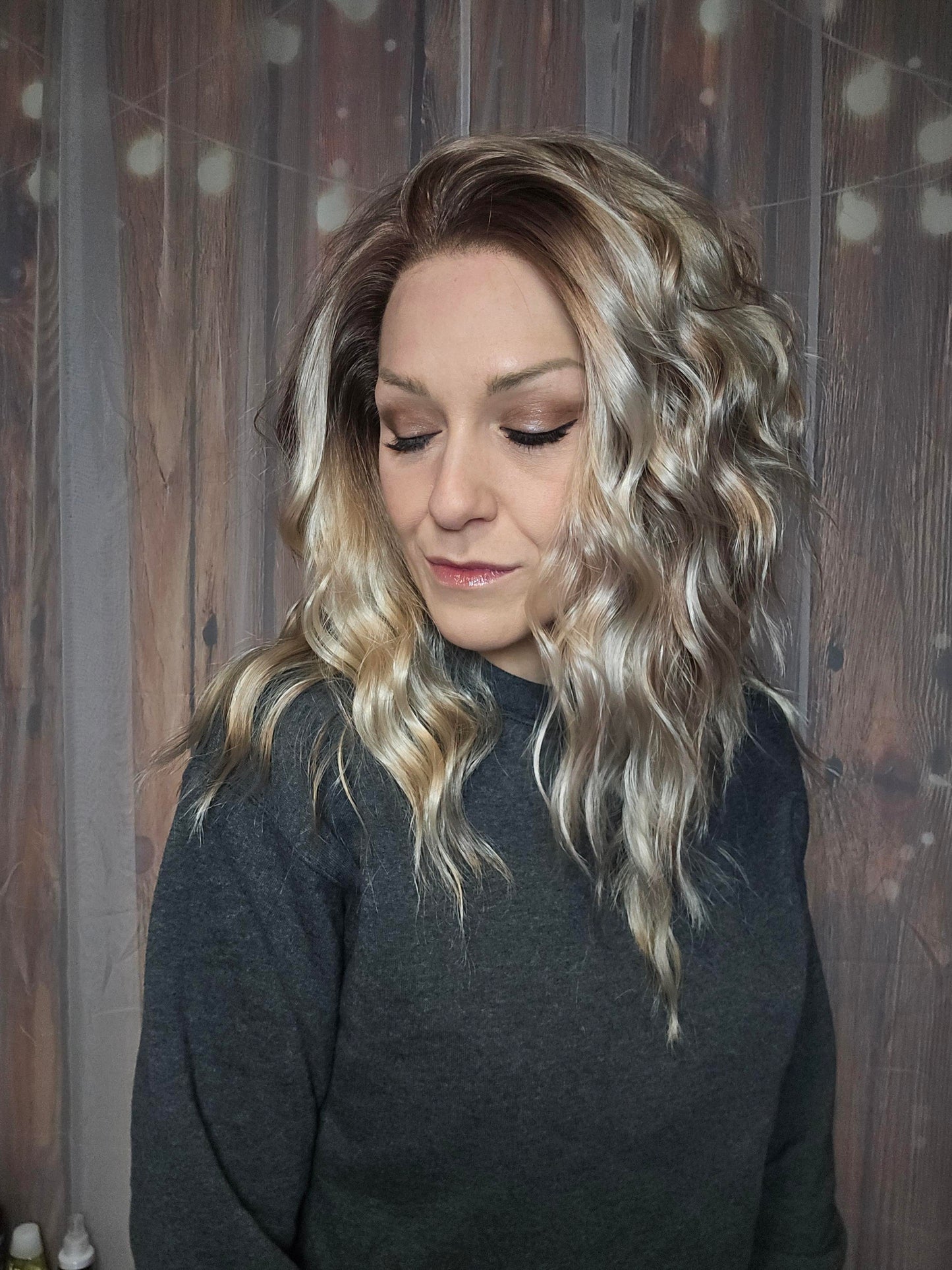 CARKIRA TESSA 18" Panama Beach Sand 13x4 Lace Front Wig with Medium Cap Unisex Heat Friendly Up to 320°F Natural Looking Soft Smooth Realistic Scalp Hairline