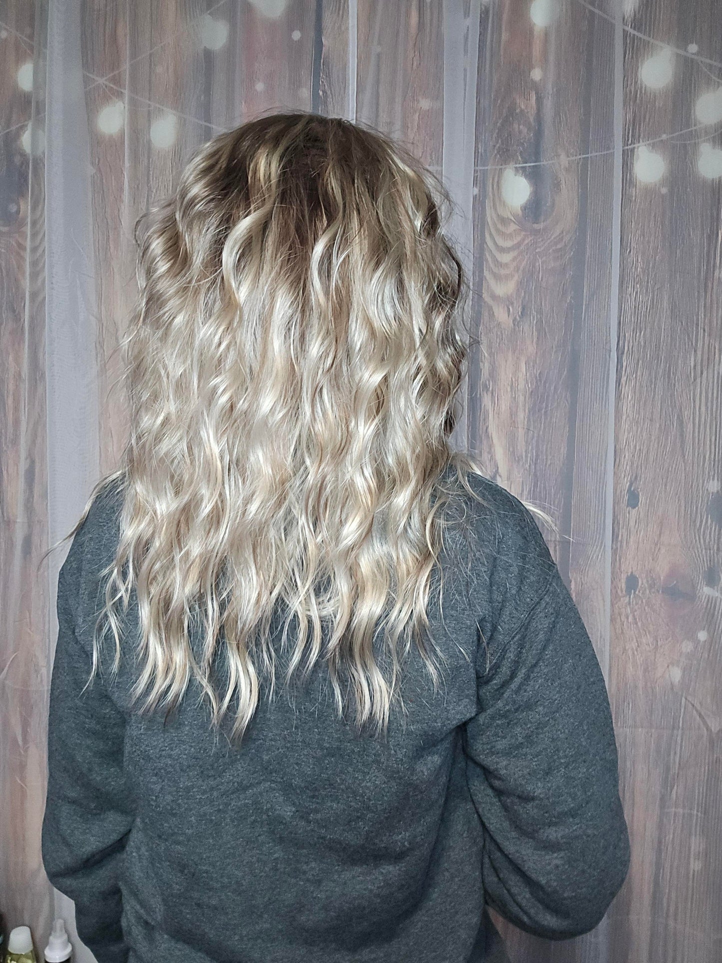 CARKIRA TESSA 18" Panama Beach Sand 13x4 Lace Front Wig with Medium Cap Unisex Heat Friendly Up to 320°F Natural Looking Soft Smooth Realistic Scalp Hairline