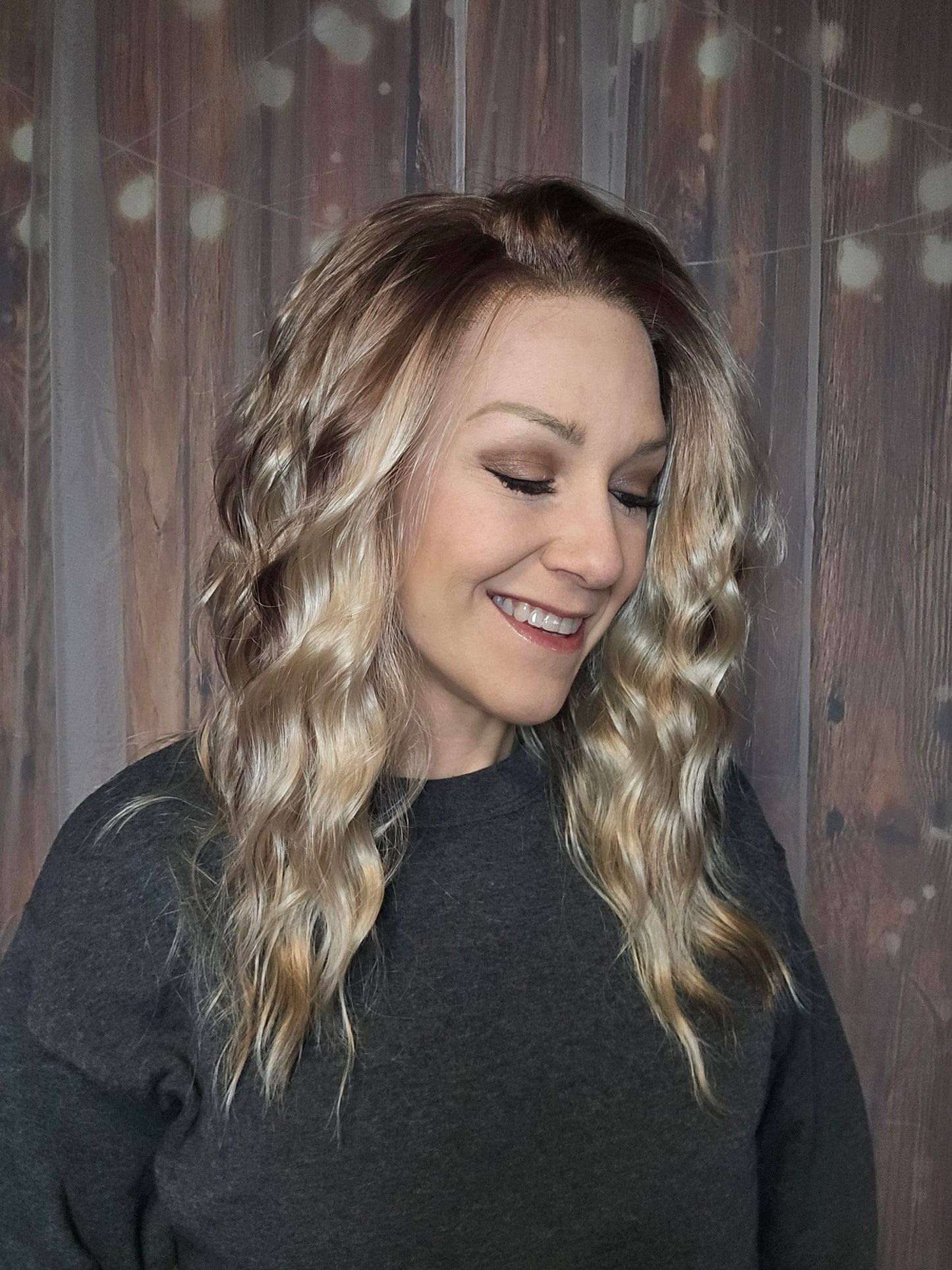 CARKIRA TESSA 18" Panama Beach Sand 13x4 Lace Front Wig with Medium Cap Unisex Heat Friendly Up to 320°F Natural Looking Soft Smooth Realistic Scalp Hairline