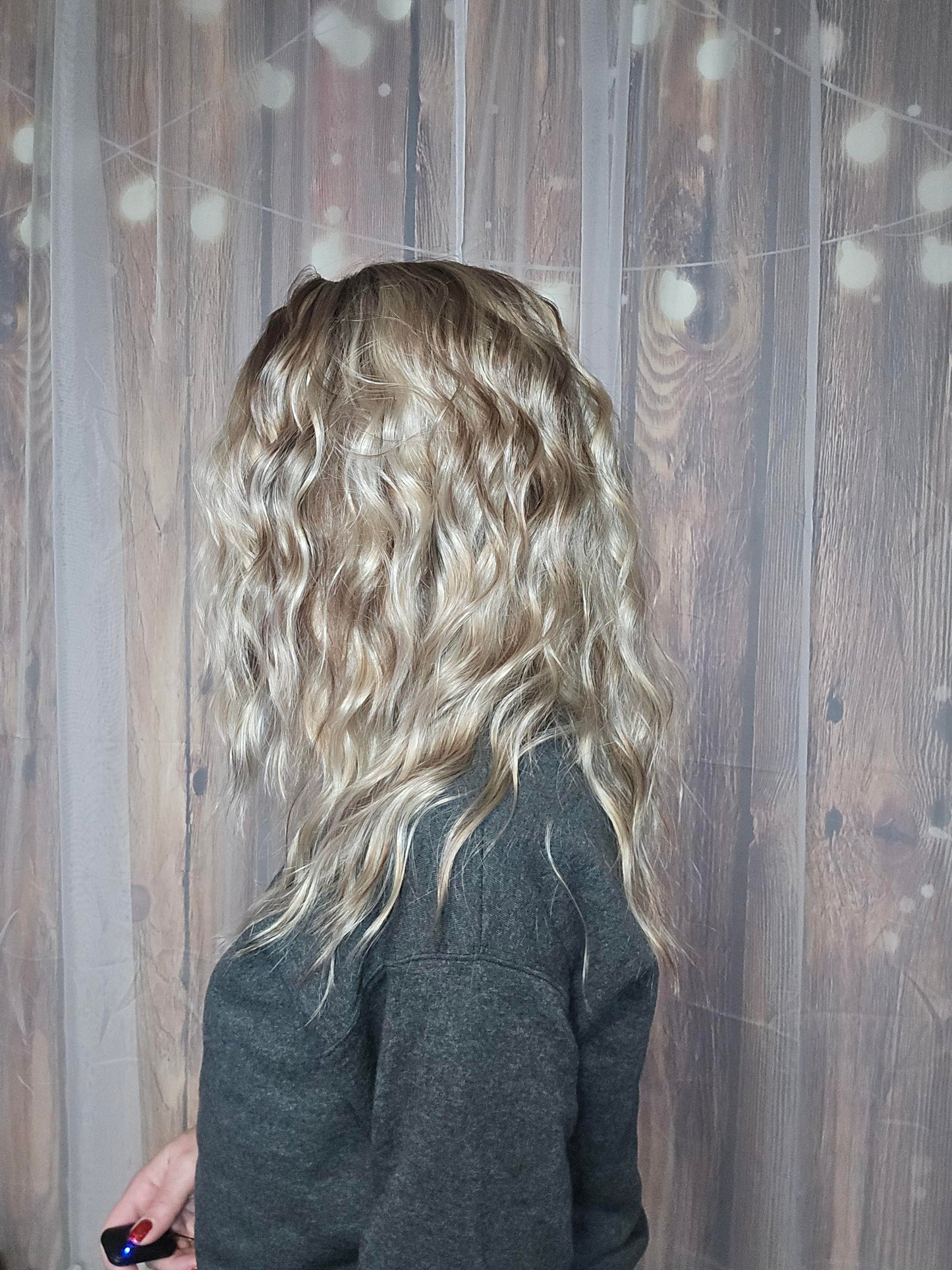 CARKIRA TESSA 18" Panama Beach Sand 13x4 Lace Front Wig with Medium Cap Unisex Heat Friendly Up to 320°F Natural Looking Soft Smooth Realistic Scalp Hairline