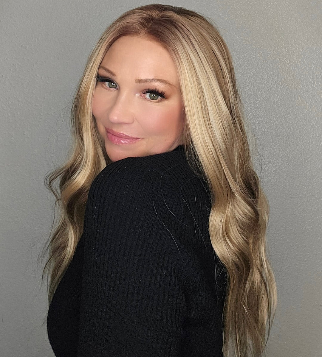 CARKIRA 24" Lily Warm Blonde with Brown Low Lights Utah Curls 13x4 Lace Front Wig with Medium Cap Unisex Heat Friendly Up to 320°F Natural Looking Soft Smooth Realistic Scalp Hairline