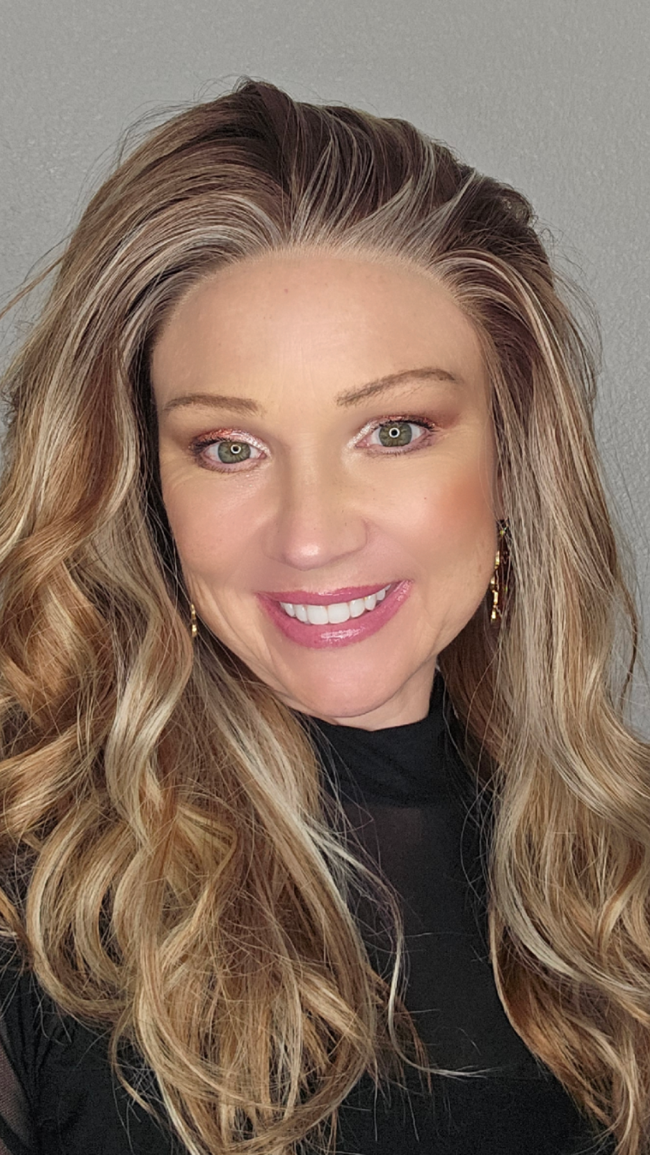 CARKIRA SERENA 20" Rootbeer Float 13x4 Lace Front Wig with Medium Cap Unisex Heat Friendly Up to 320°F Natural Looking Soft Smooth Realistic Scalp Hairline