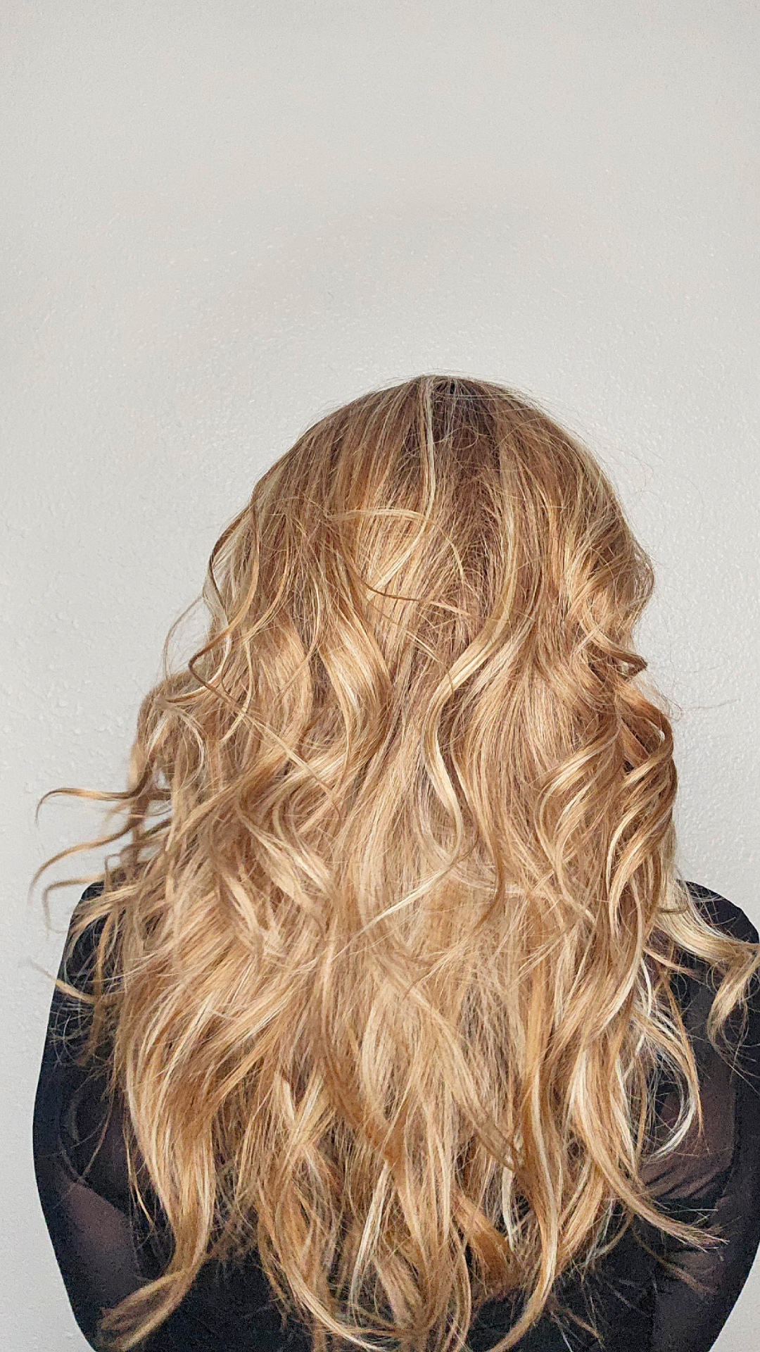 CARKIRA SERENA 20" Rootbeer Float 13x4 Lace Front Wig with Medium Cap Unisex Heat Friendly Up to 320°F Natural Looking Soft Smooth Realistic Scalp Hairline