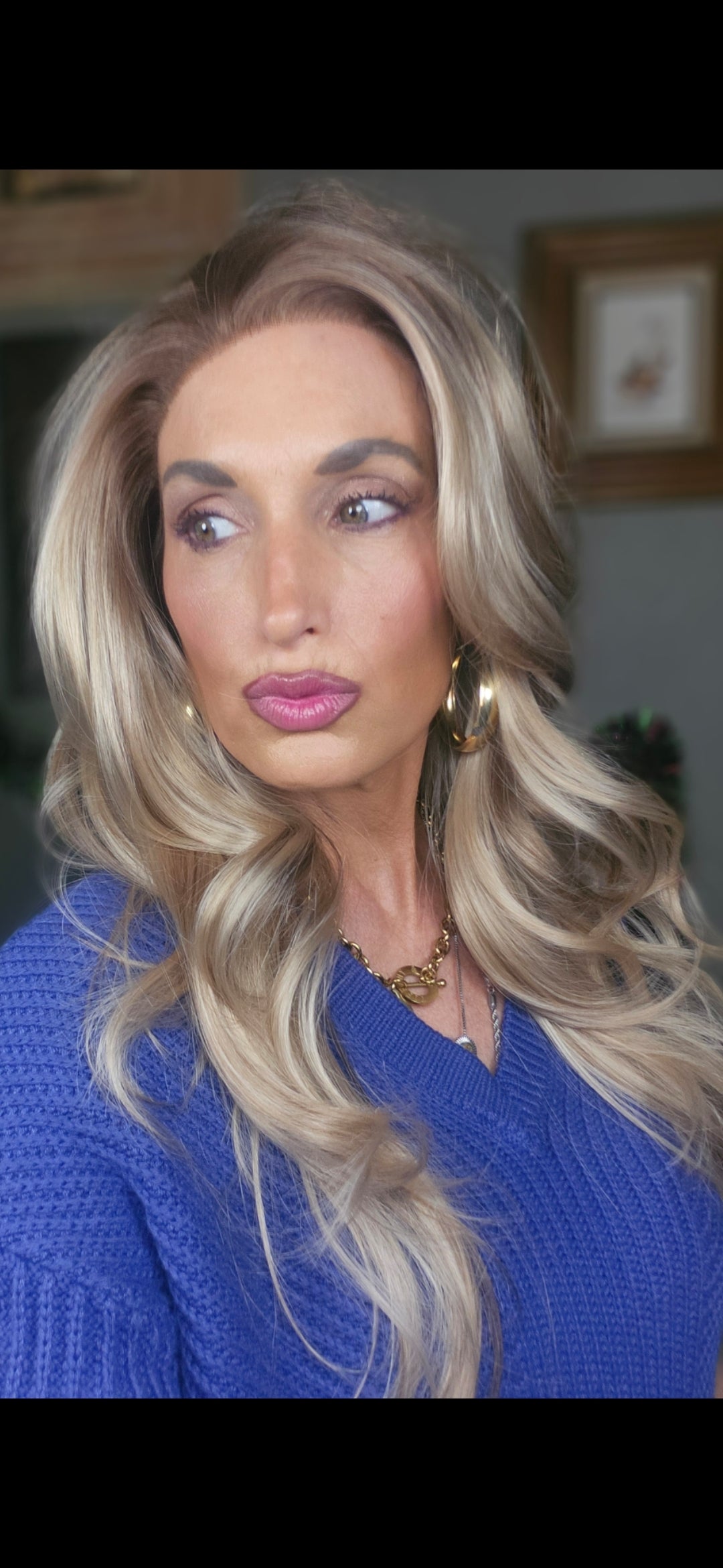 CARKIRA Marilyn 22" Chocolate Swirl Blonde 13x4 Lace Front Wig with Loose Curls Medium Cap Unisex Heat Friendly Up to 320°F Natural Looking Soft Smooth Realistic Scalp Hairline