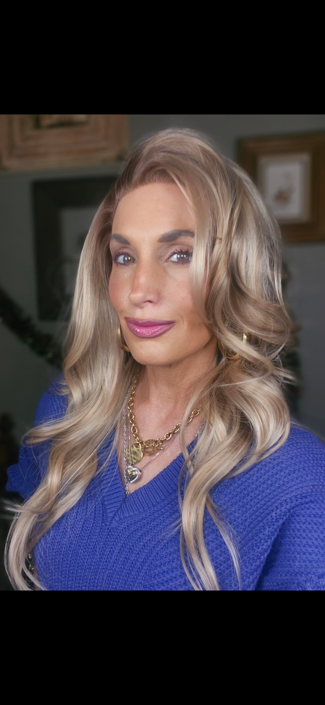 CARKIRA Marilyn 22" Chocolate Swirl Blonde 13x4 Lace Front Wig with Loose Curls Medium Cap Unisex Heat Friendly Up to 320°F Natural Looking Soft Smooth Realistic Scalp Hairline