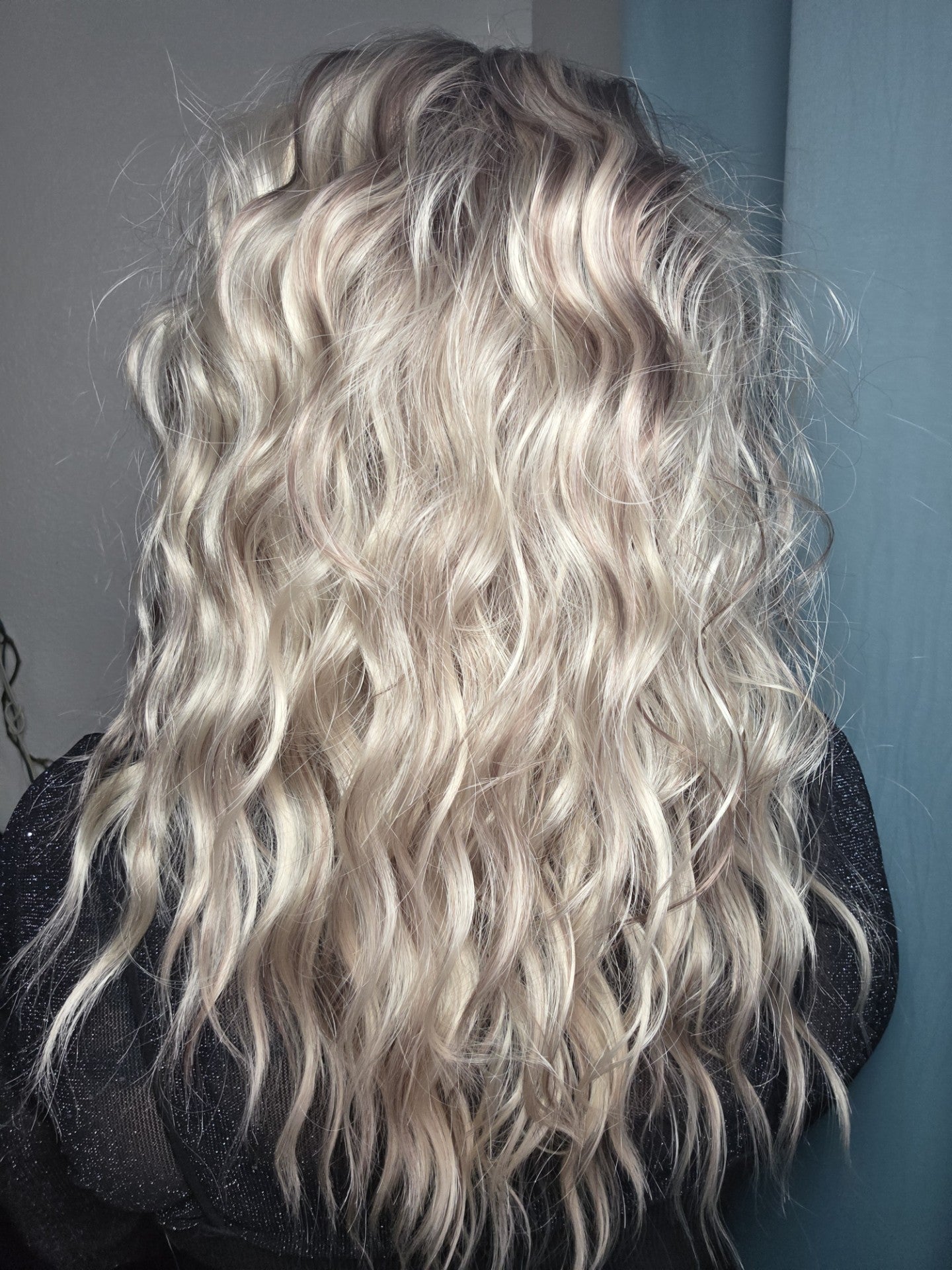 CARKIRA TESSA 18" Panama Beach Sand 13x4 Lace Front Wig with Medium Cap Unisex Heat Friendly Up to 320°F Natural Looking Soft Smooth Realistic Scalp Hairline