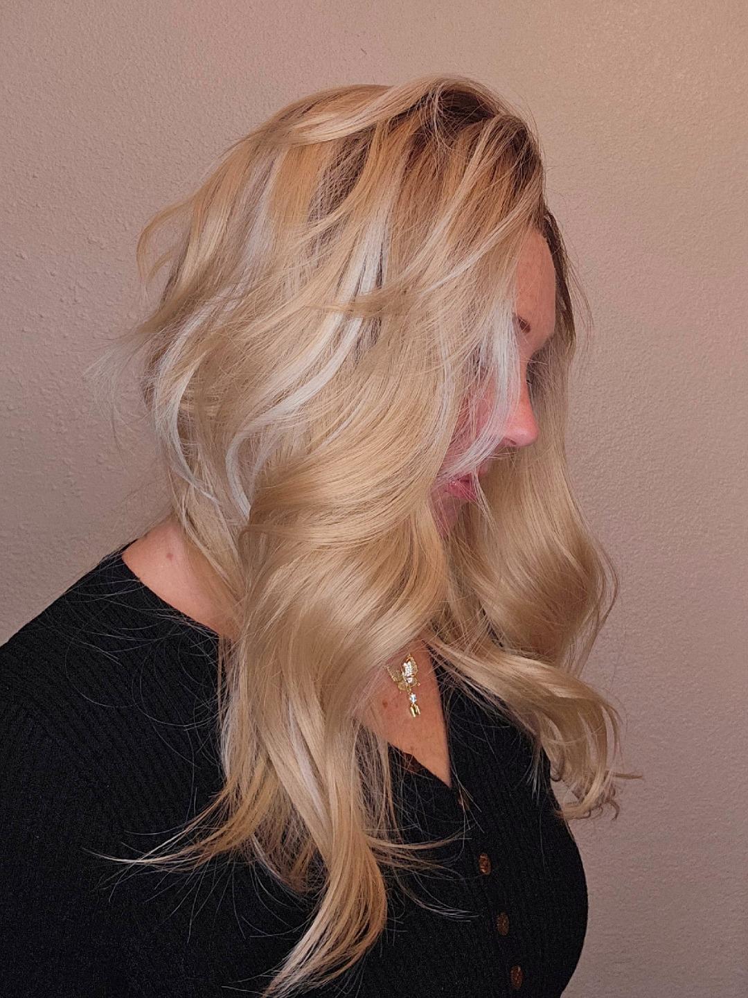 CARKIRA Linda 13x4 Lace Front 20" Ash Blonde Highlight Platinum Wig with Curtain Bangs Medium Cap Unisex Heat Friendly Up to 320°F Natural Looking Soft Smooth Realistic Scalp Hairline