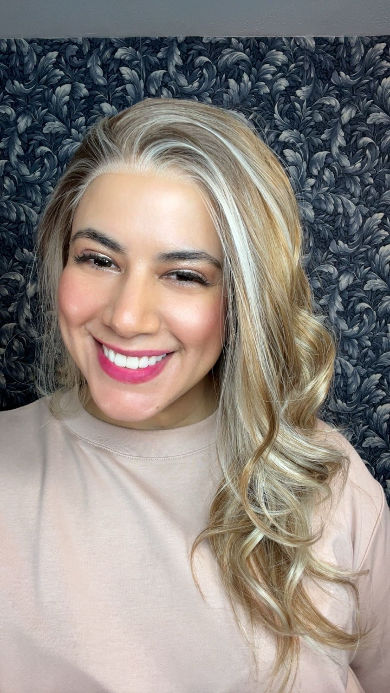 CARKIRA SERENA 20" Rootbeer Float 13x4 Lace Front Wig with Medium Cap Unisex Heat Friendly Up to 320°F Natural Looking Soft Smooth Realistic Scalp Hairline