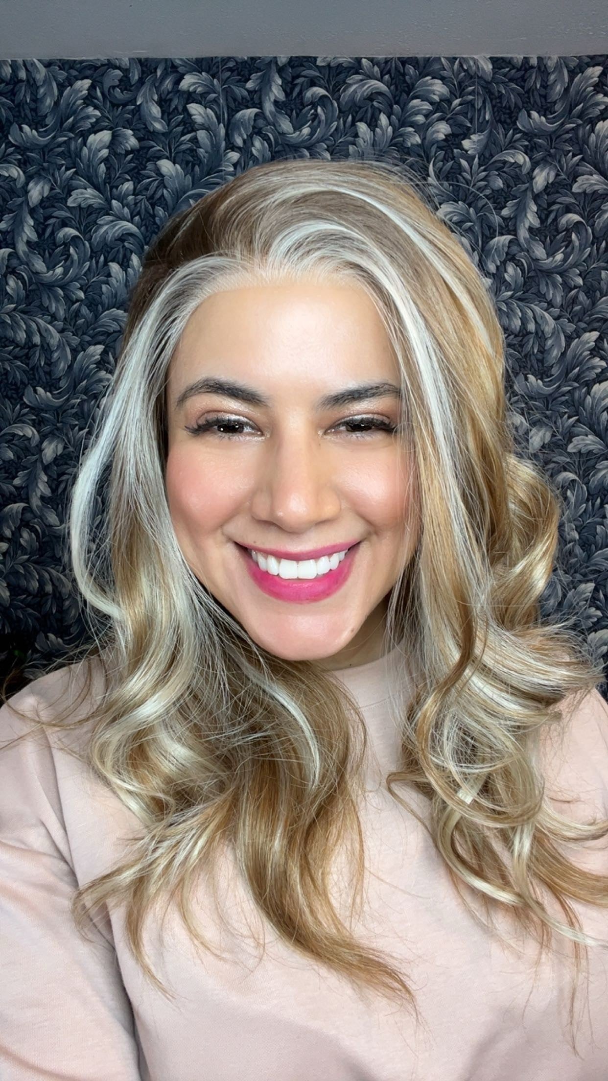 CARKIRA SERENA 20" Rootbeer Float 13x4 Lace Front Wig with Medium Cap Unisex Heat Friendly Up to 320°F Natural Looking Soft Smooth Realistic Scalp Hairline