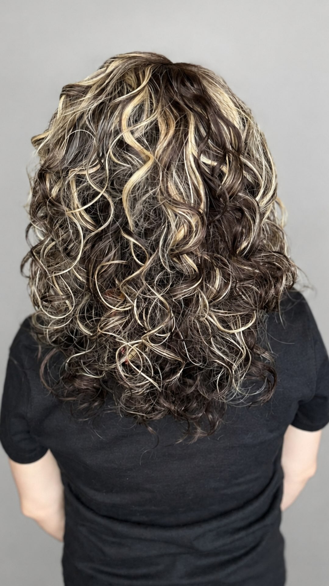 CARKIRA Claire 18" Inch 13x4 Lace Front Synthetic Wig Glueless Natural Hairline Heat-Friendly