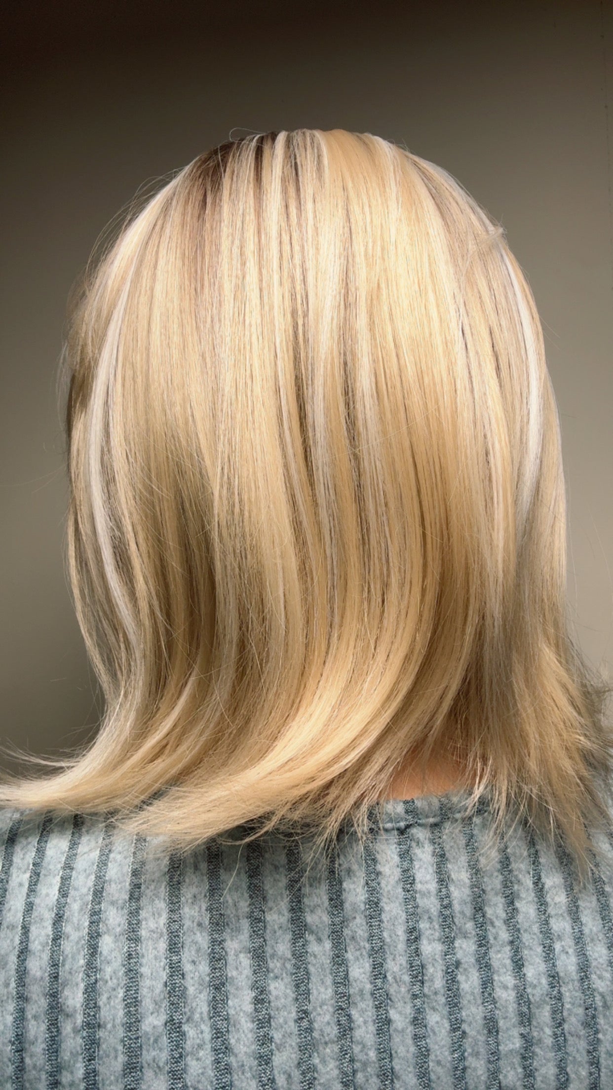 CARKIRA Nancy 13x4 Lace Front Wig with Medium Cap Unisex Heat Friendly Up to 320°F Natural Looking Soft Smooth Realistic Scalp Hairline