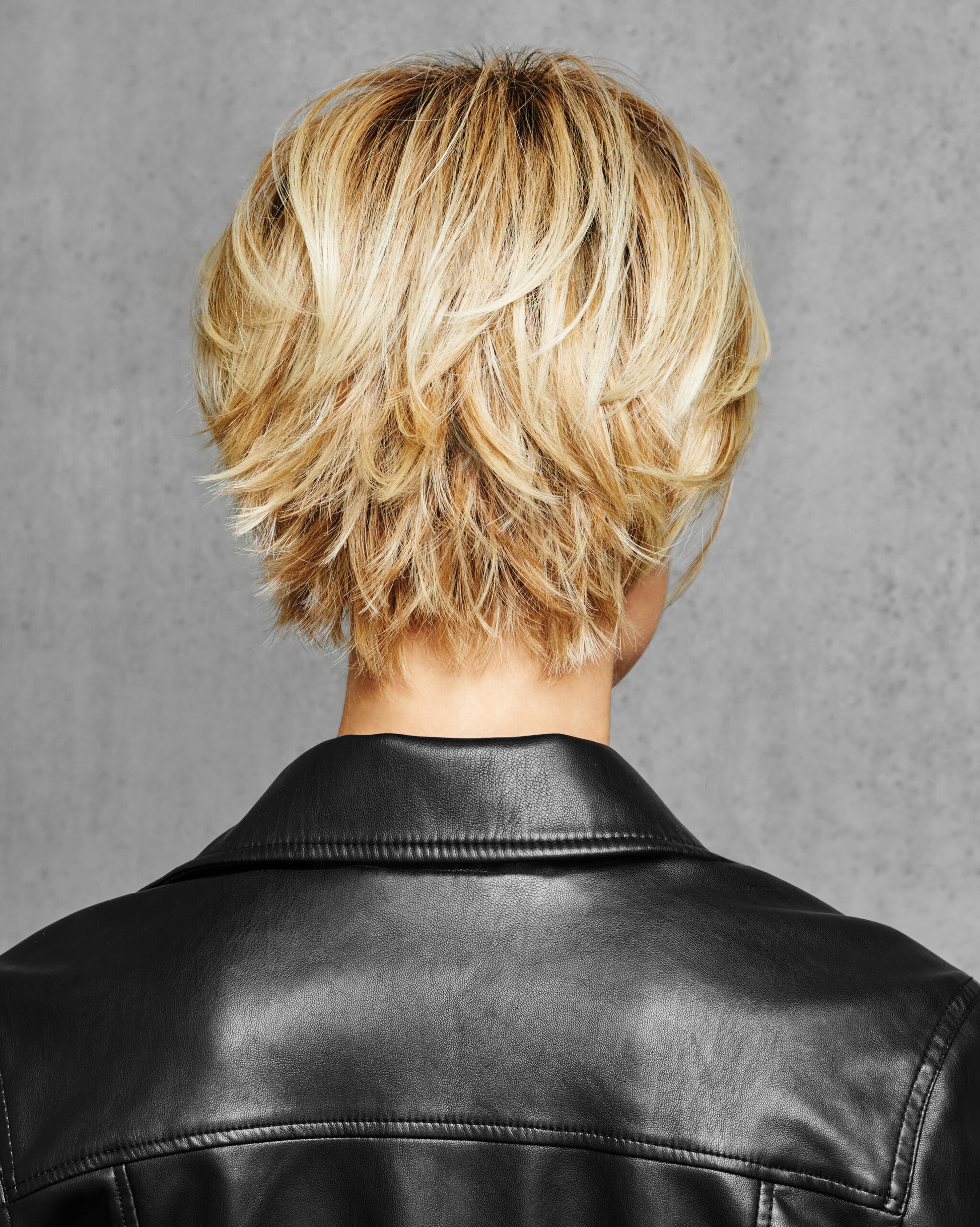 Textured Fringe Bob in SS14/88 Rooted Golden Wheat