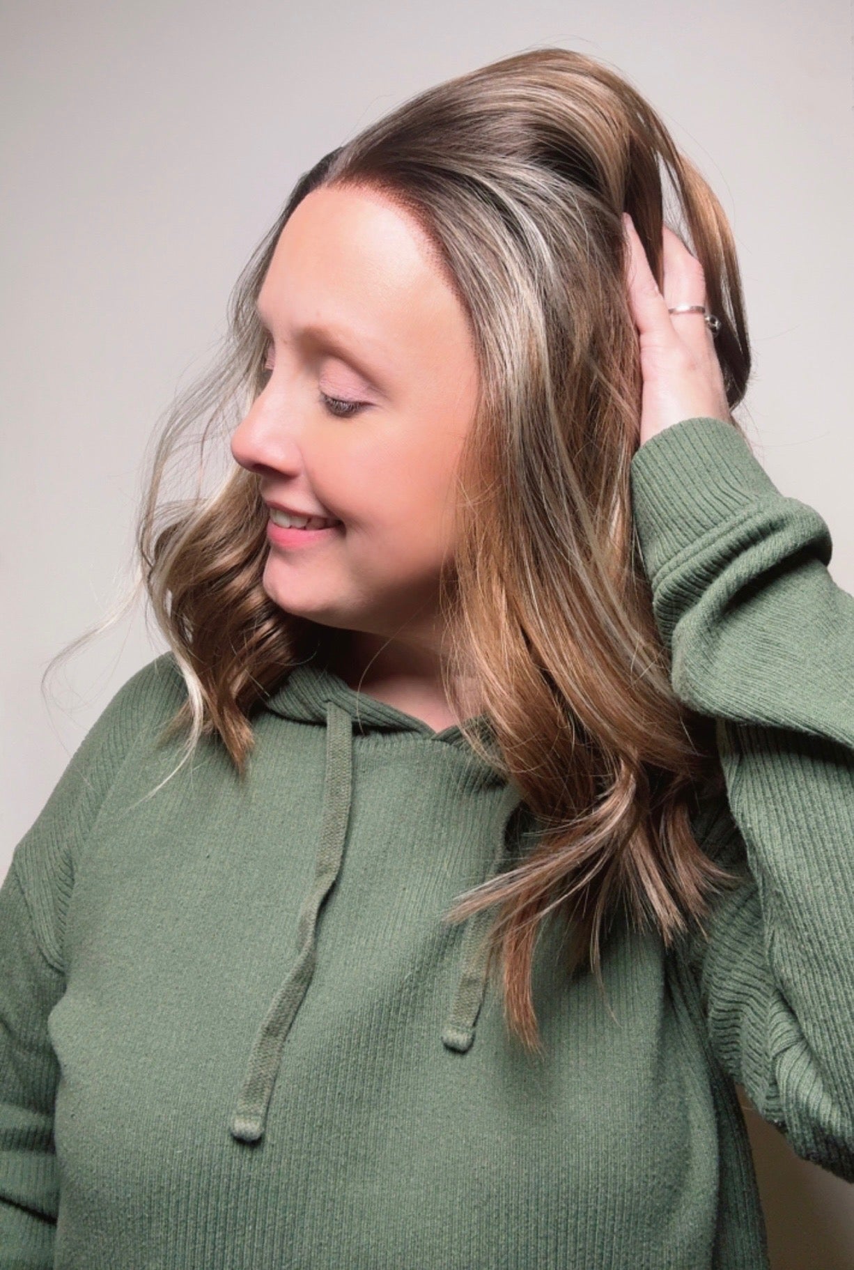 CARKIRA Angie 14" Caramel Blonde 13x4 Lace Front Wig with Medium Cap Unisex Heat Friendly Up to 320°F Natural Looking Soft Smooth Realistic Scalp Hairline