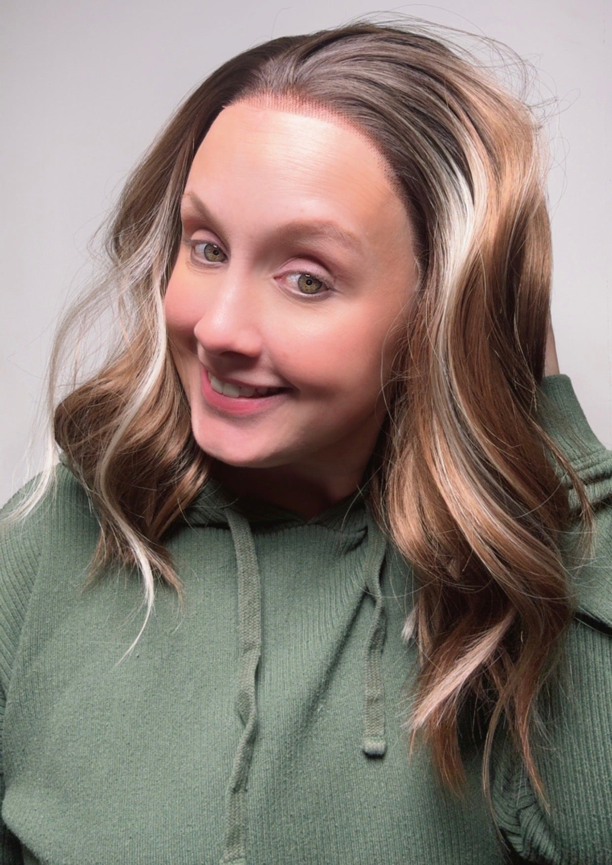 CARKIRA Angie 14" Caramel Blonde 13x4 Lace Front Wig with Medium Cap Unisex Heat Friendly Up to 320°F Natural Looking Soft Smooth Realistic Scalp Hairline