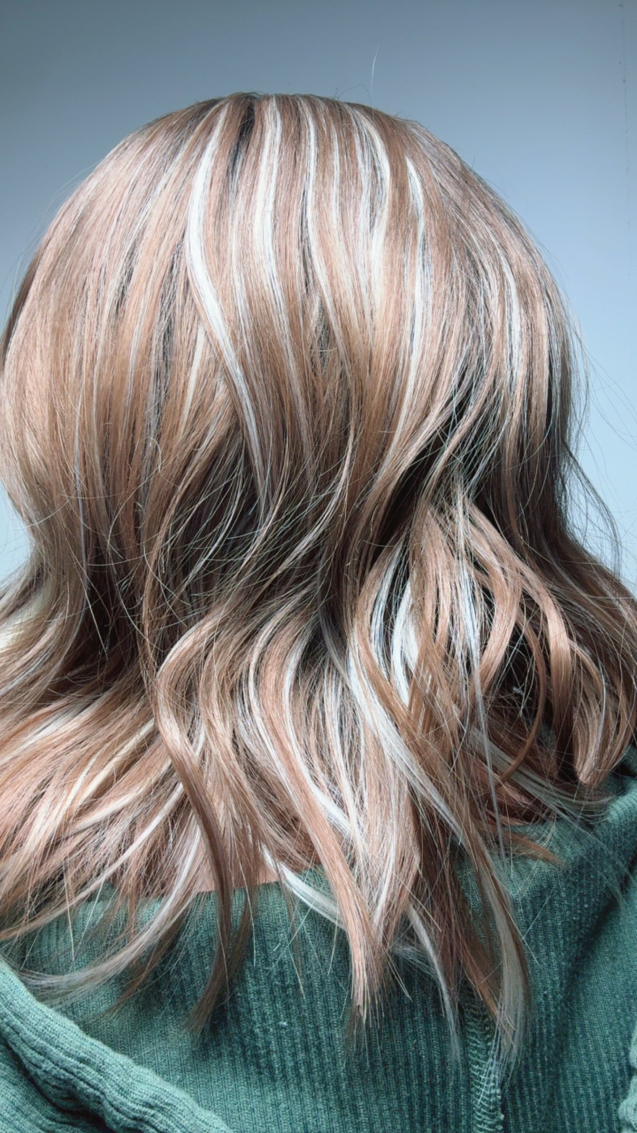 CARKIRA Angie 14" Caramel Blonde 13x4 Lace Front Wig with Medium Cap Unisex Heat Friendly Up to 320°F Natural Looking Soft Smooth Realistic Scalp Hairline