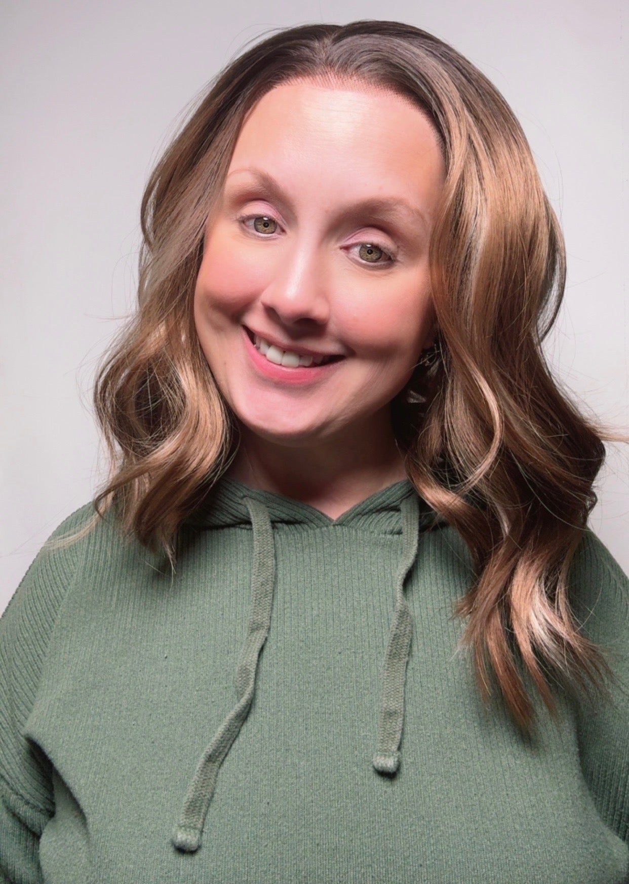 CARKIRA Angie 14" Caramel Blonde 13x4 Lace Front Wig with Medium Cap Unisex Heat Friendly Up to 320°F Natural Looking Soft Smooth Realistic Scalp Hairline