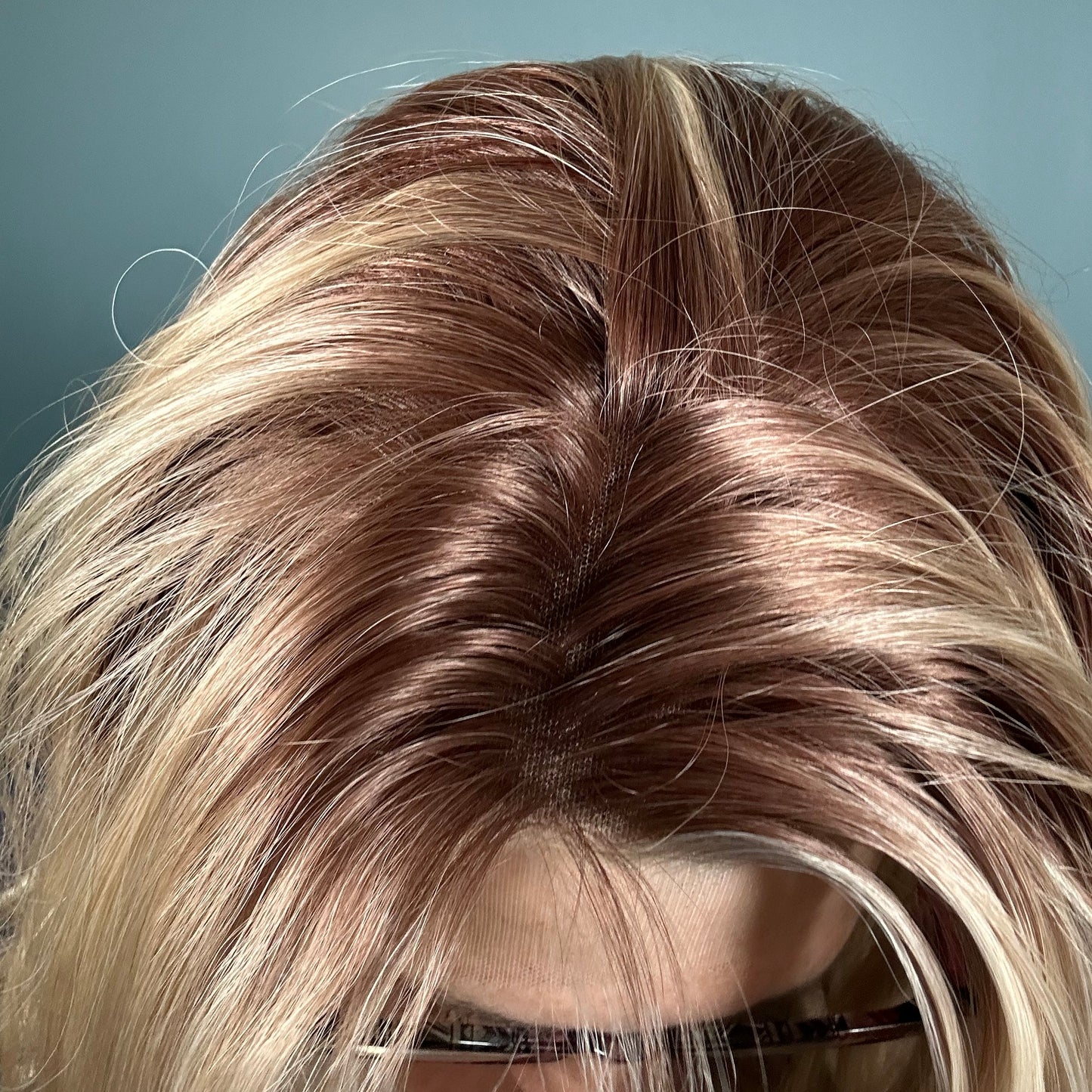 CARKIRA Violet Cinnamon Apple Strudel 20 Inch 13x4 Lace Front Synthetic Wig Glueless Natural Hairline Heat-Friendly