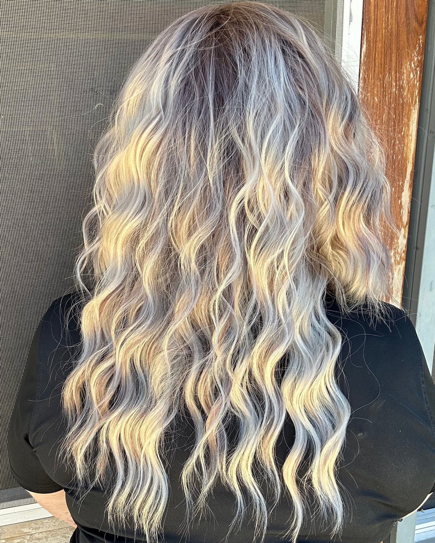 CARKIRA Tessa Panama Beach Sand 18 Inch Water Wave 13x4 Lace Front Synthetic Wig Glueless Pre-Cut Natural Hairline Heat-Friendly