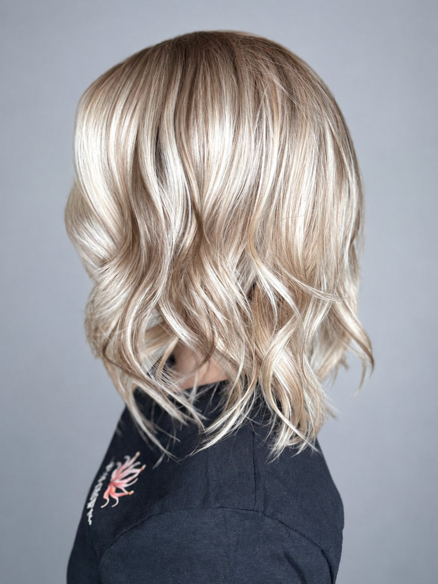 CARKIRA Noah Sandy Champagne Blonde 14" Inch 13x4 Lace Front Synthetic Wig Glueless Natural Hairline Heat-Friendly