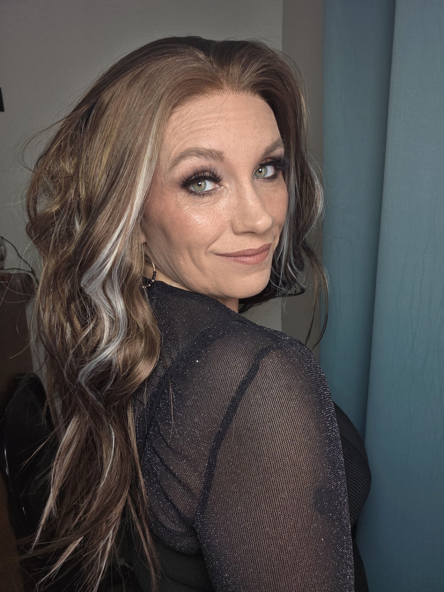 CARKIRA Esme 22" Sunlit Truffle 13x4 Lace Front Wig with Medium Cap Unisex Heat Friendly Up to 320°F Natural Looking Soft Smooth Realistic Scalp Hairline