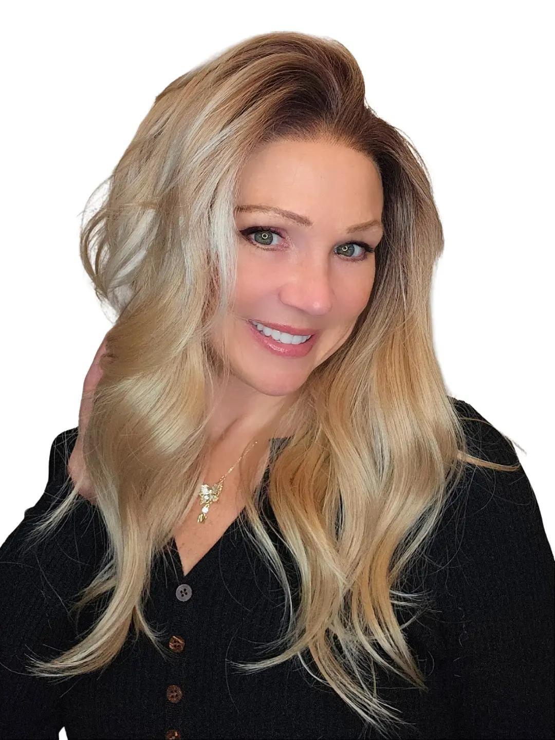 CARKIRA Linda 13x4 Lace Front 20" Ash Blonde Highlight Platinum Wig with Curtain Bangs Medium Cap Unisex Heat Friendly Up to 320°F Natural Looking Soft Smooth Realistic Scalp Hairline