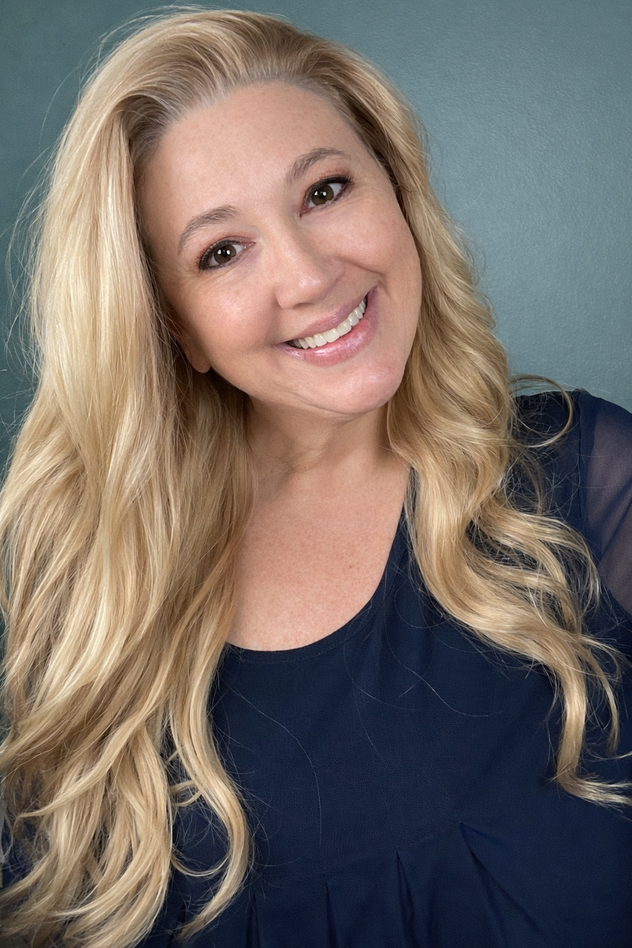 CARKIRA Megan Creme' Brulee' Blonde 26 inches 13x4 Lace Front Wig